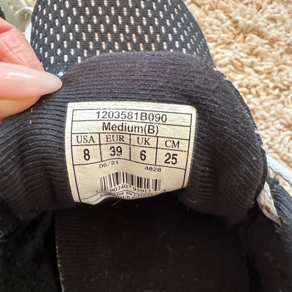 Brooks Levitate Running Shoe size 8 - Picture 4 of 5